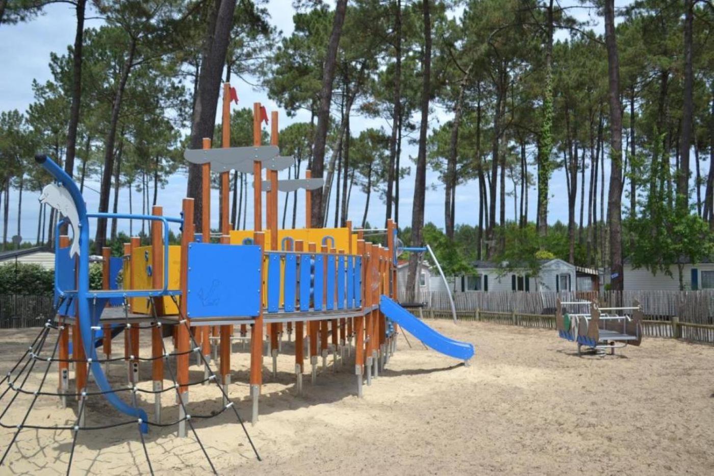 Sbvacances Tout Confort 2Ch Et 1Sdb, Environnement Calme Et Verdoyant Dans Camping 4 Etoiles Сен-Жюльен-ан-Борн Экстерьер фото